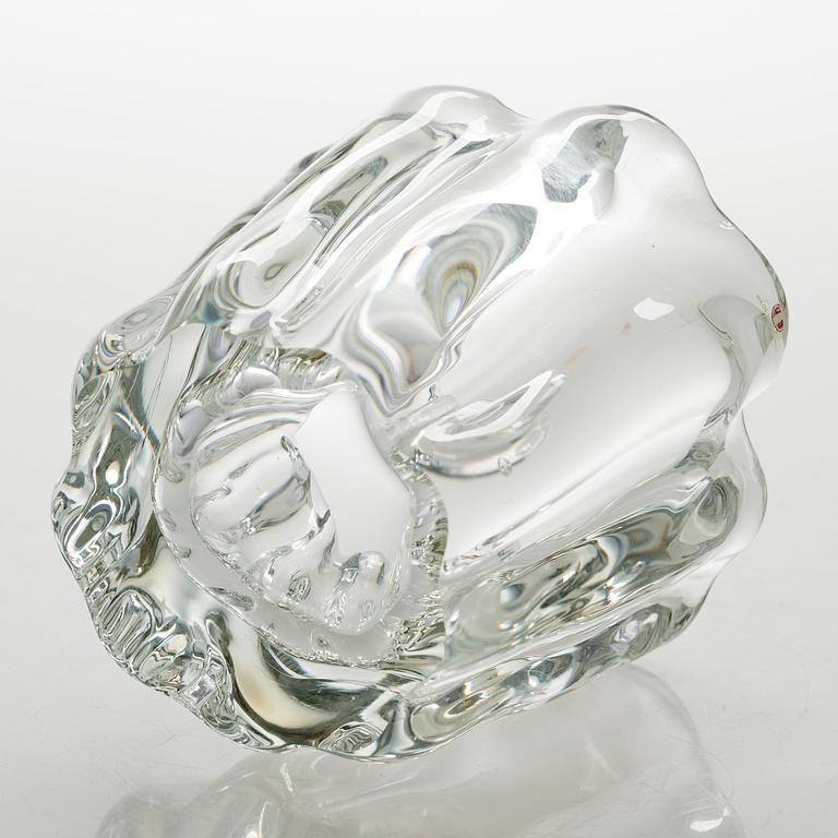 TAPIO WIRKKALA, A glass vase 'Kalvolan kanto', signed Tapio Wirkkala - 3241.