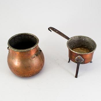 THREE 19TH CENTURY COPPER KITCHEN UTENSILS.
