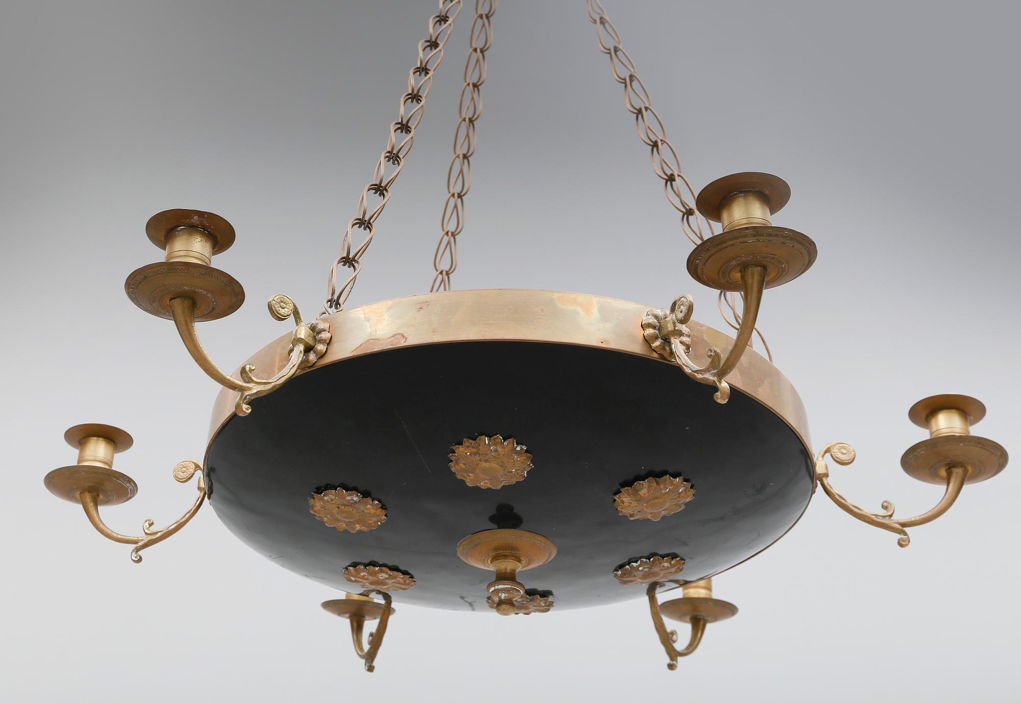 TAKAMPEL, empirestil, 1900-tal. Höjd ca 65 cm.