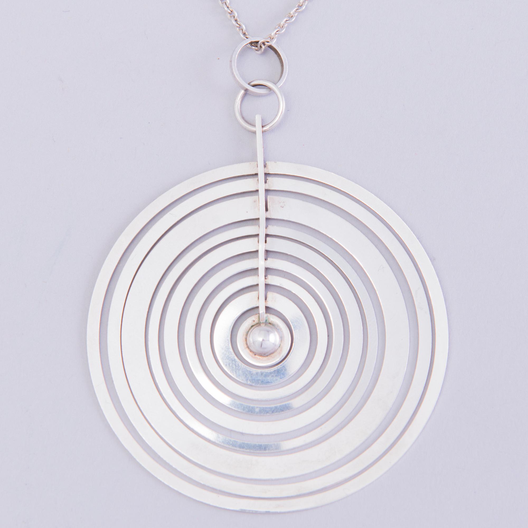 TAPIO WIRKKALA, HÄNGE, "Silvermåne", silver för Nestor Westerback, Kultakesus 1971.