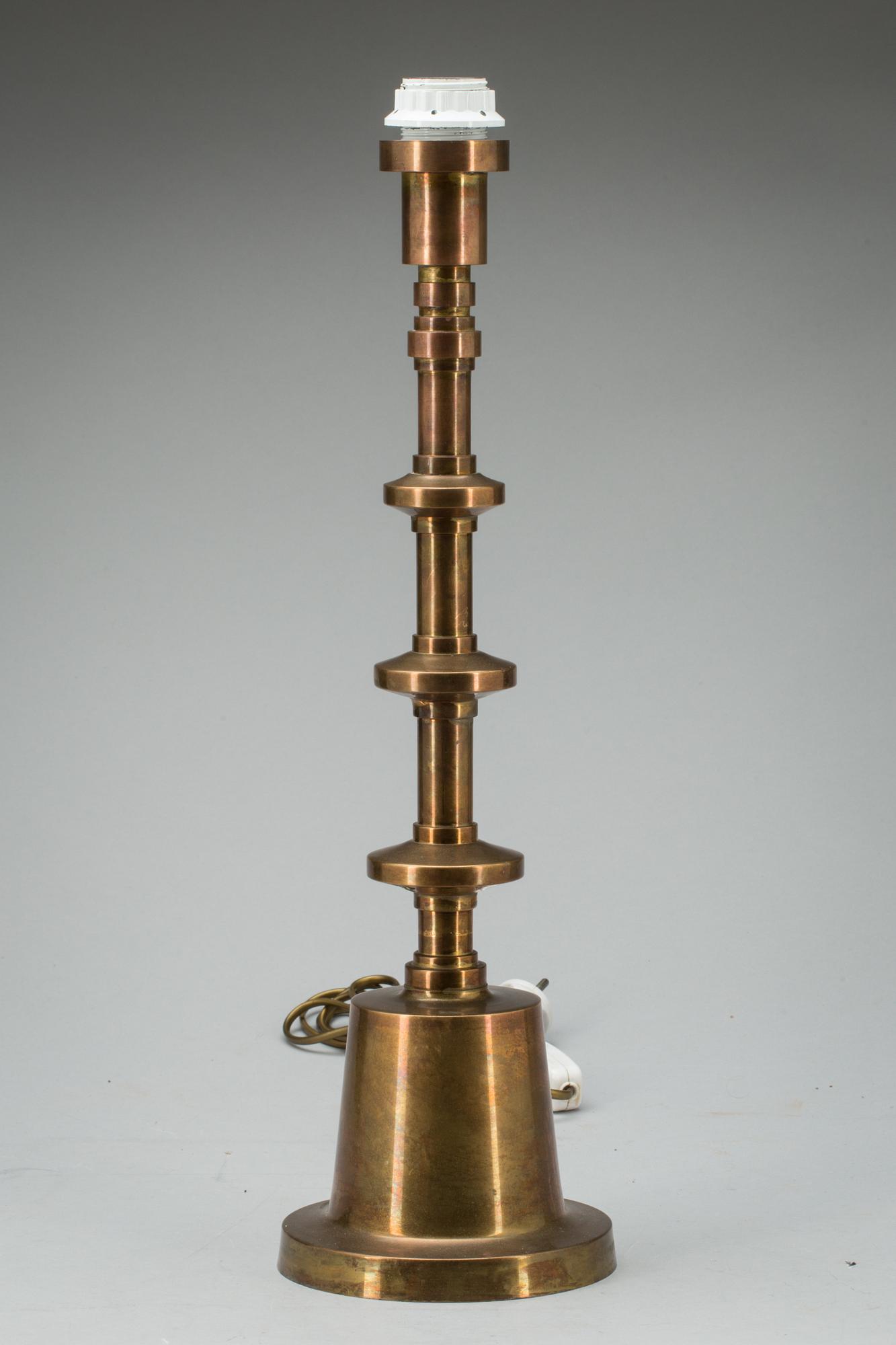 BORDSLAMPA, mässing, 1900-talets andra hälft.