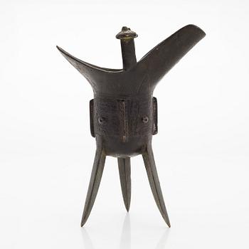 A jue bronze vessel, late Qing dynasty.