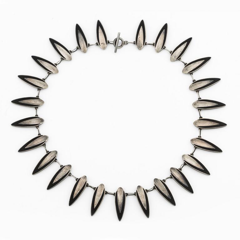 Poul Warmind, collier, silver och emalj. Danmark.