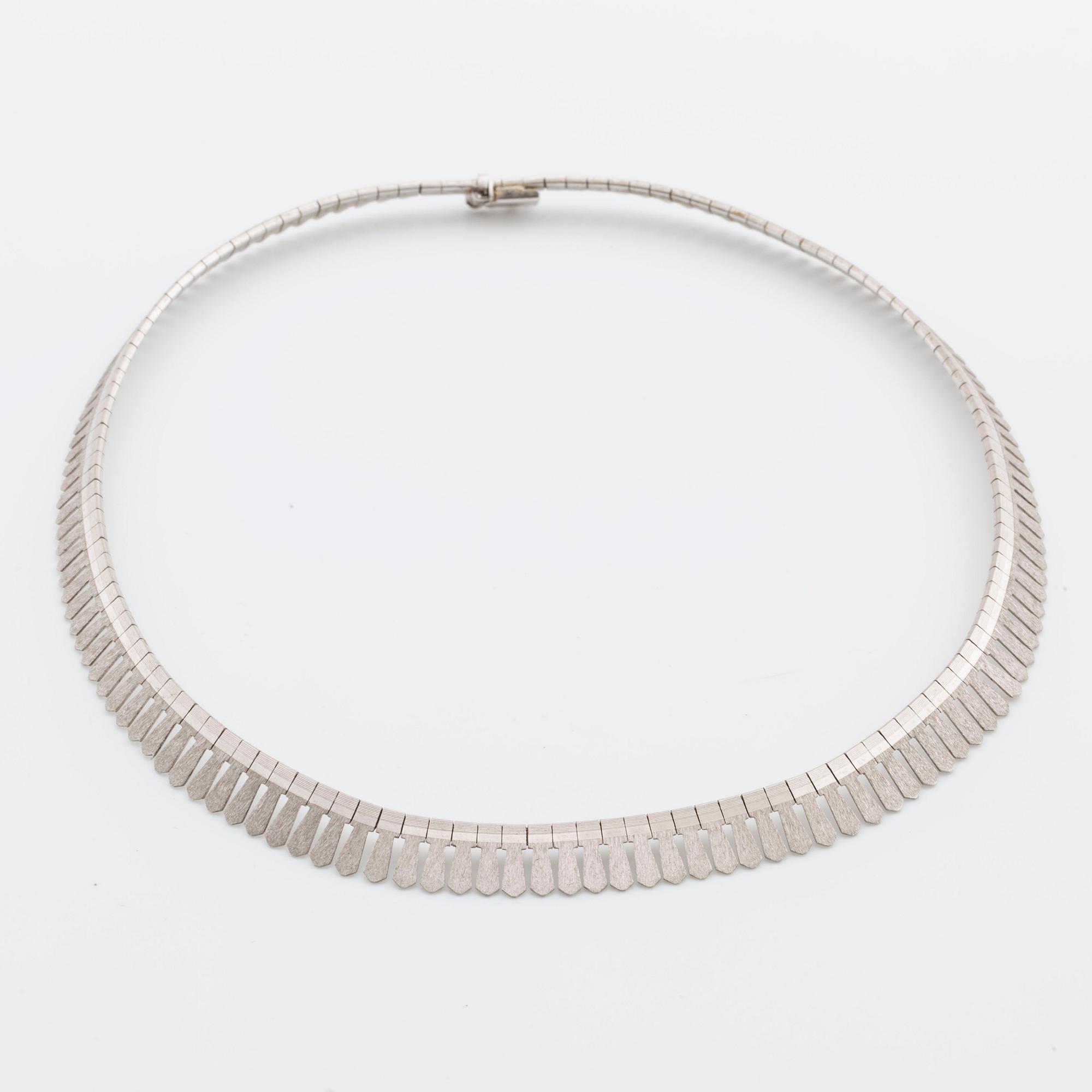 NECKLACE, semi-rigid link, 18K whitegold, approximatively 35 g.