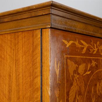 Skåp, modell 152, Alfred Ehrlin AB, Tranås, 1940-tal.