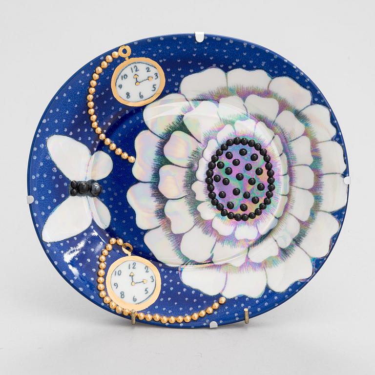 Birger Kaipiainen,  a ceramic dish signed Birger Kaipiainen, Arabia, Finland.