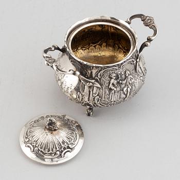 A german rococo-style silver coffee- and tea set, Weinranck & Schmidt, Hanau, circa 1900.