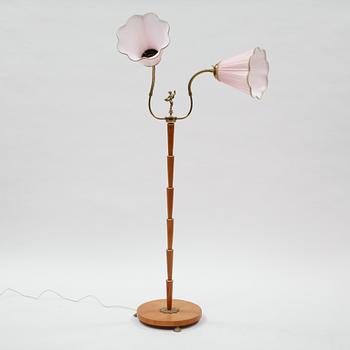 GOLVLAMPA, omkring 1900-talets mitt.