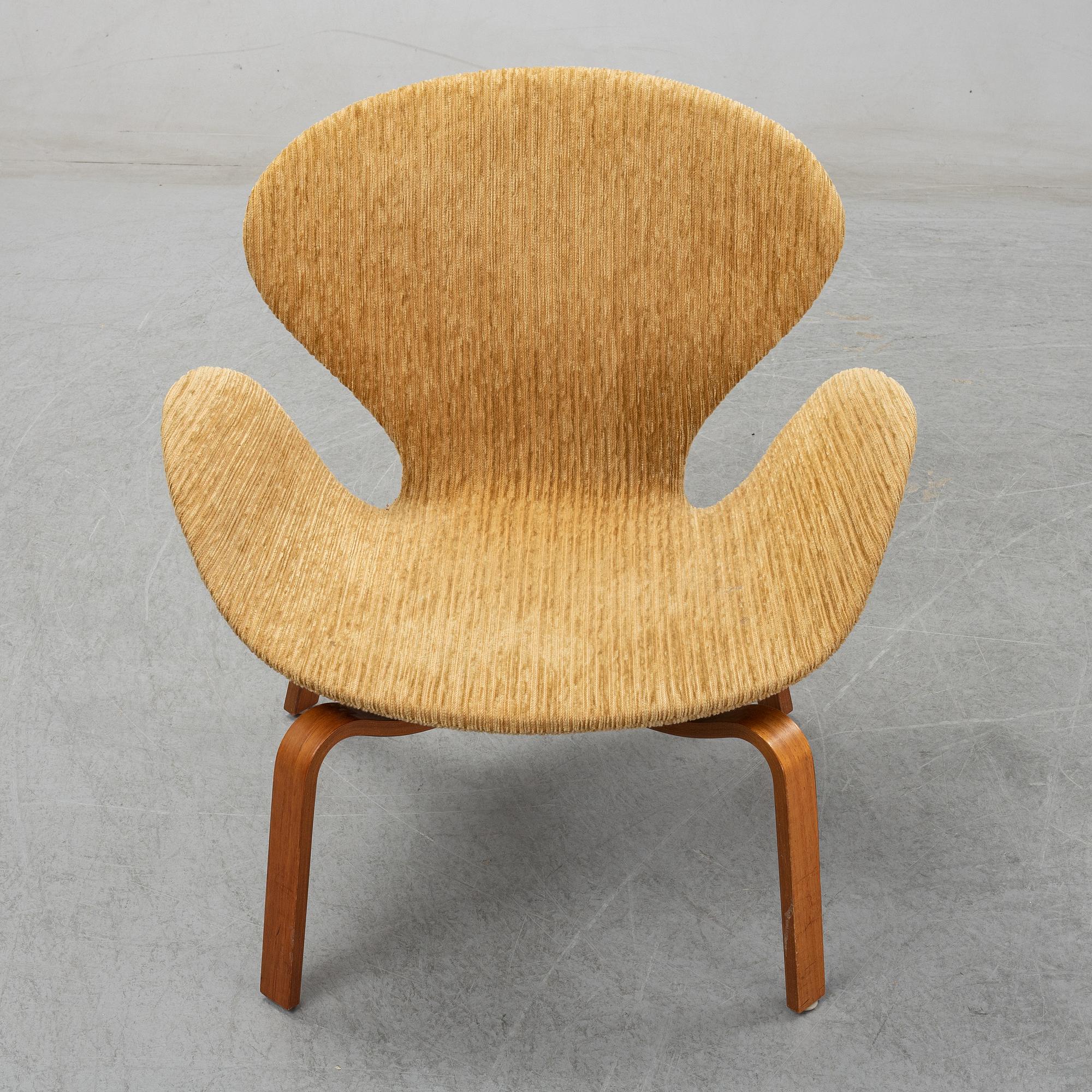 Arne Jacobsen, fåtölj, "Svanen", Fritz Hansen, Danmark.