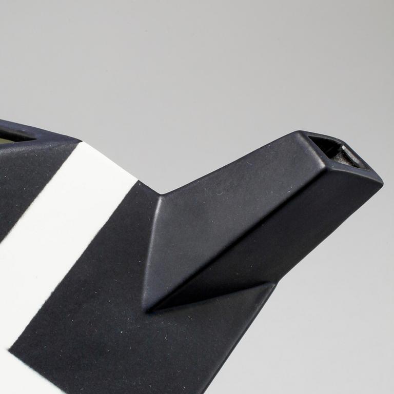 ROLF SINNEMARK, tekanna,  porslin, "Cube", Rörstrand, sent 1900-tal.