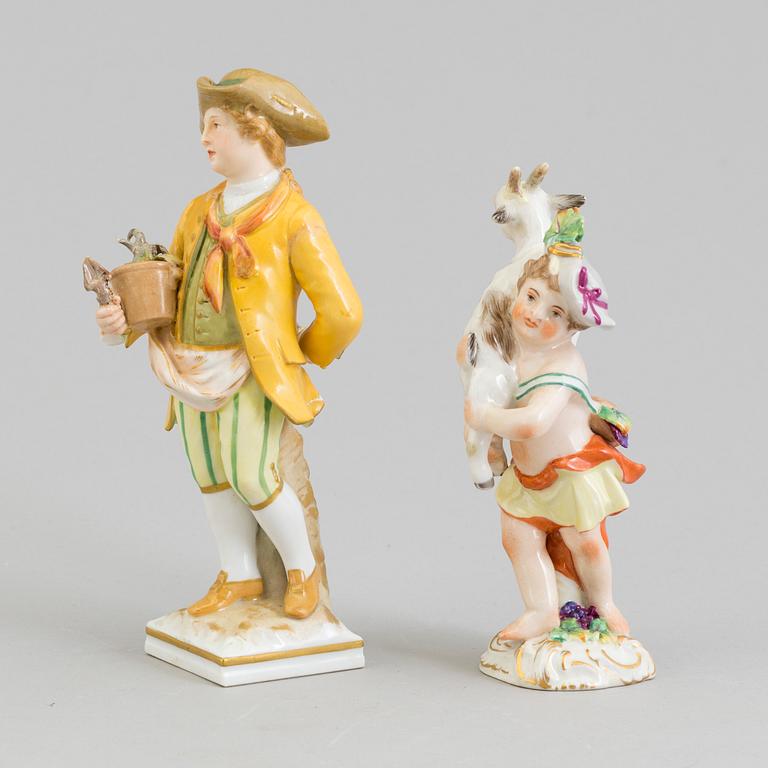 Two Berlin porcelain figures, 19th Century.