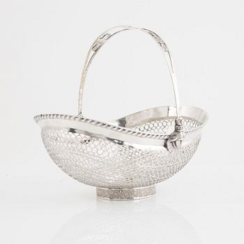 A silver basket, St. Petersburg, early 19th century.
