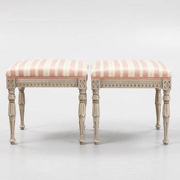 Taburetter, ett par, gustaviansk stil, 1900-talets första hälft.