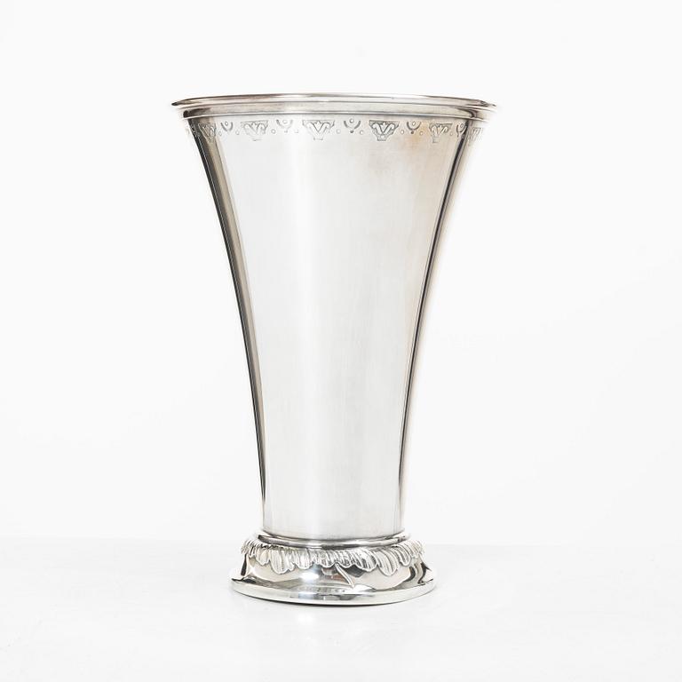 A silver beaker, c.G.Hallberg, Sweden, 1946.