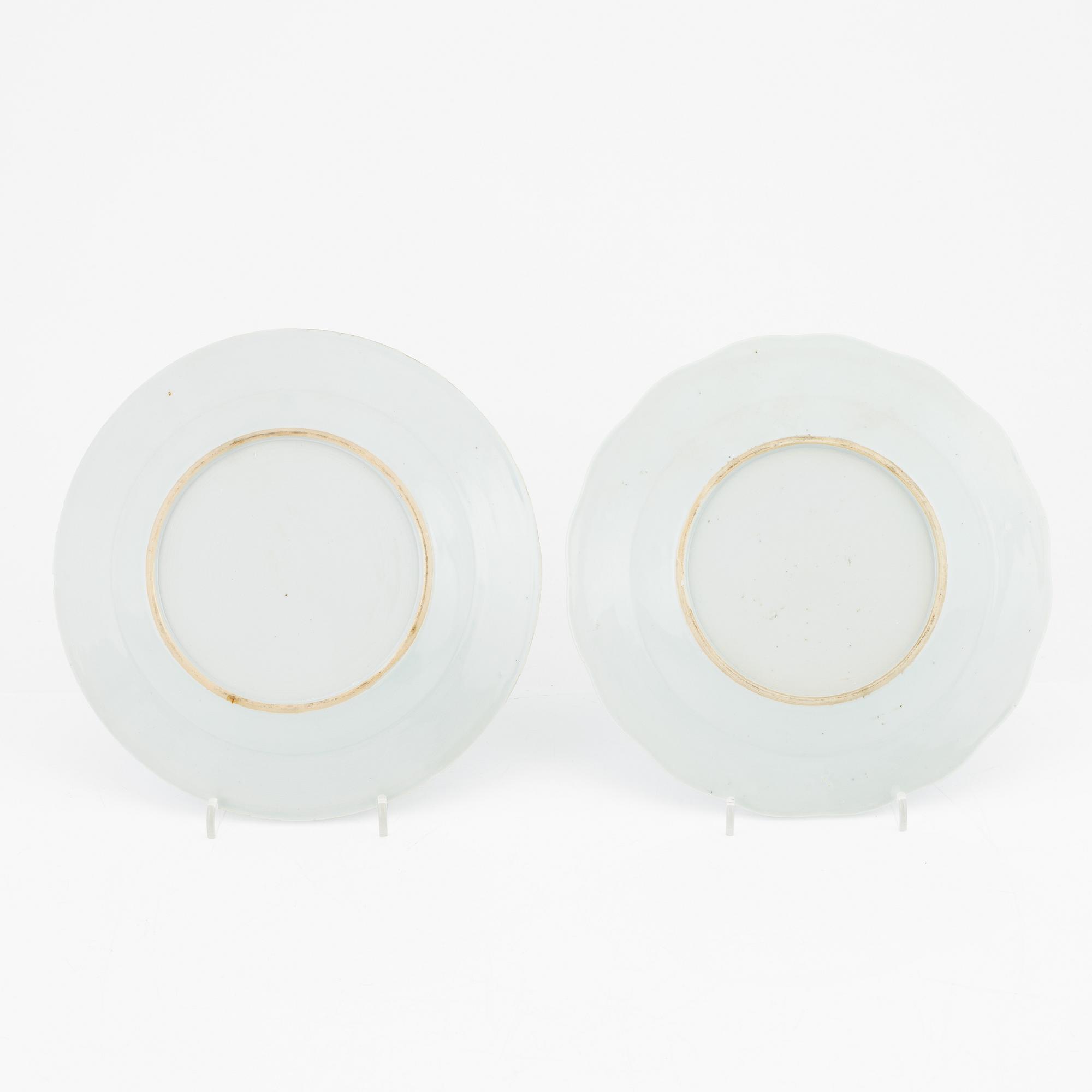 Fat samt tallrikar, sju stycken, kompaniporslin. Kina, Qingdynastin, Qianlong (1736-95).