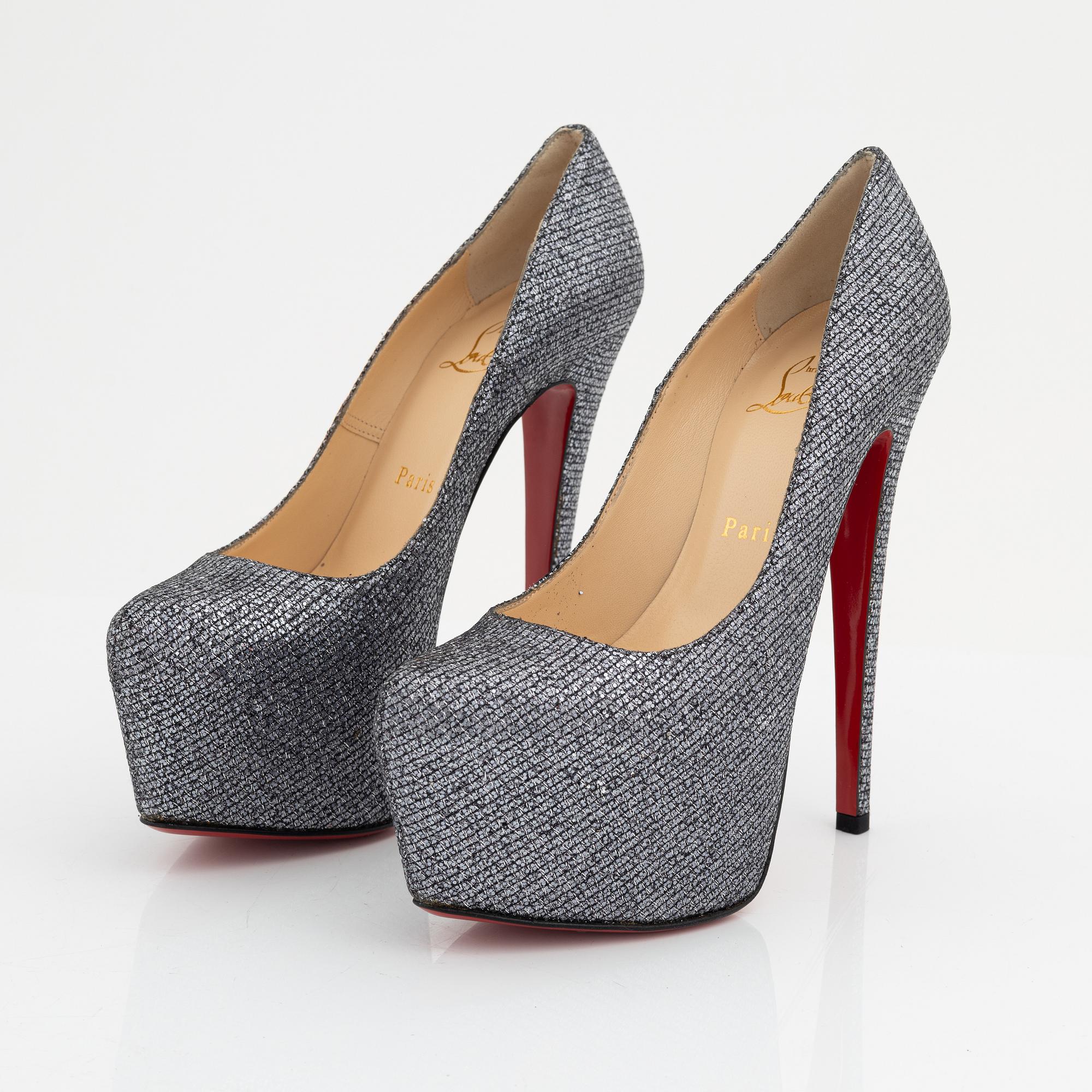 Christian Louboutin, pumps, storlek 37.