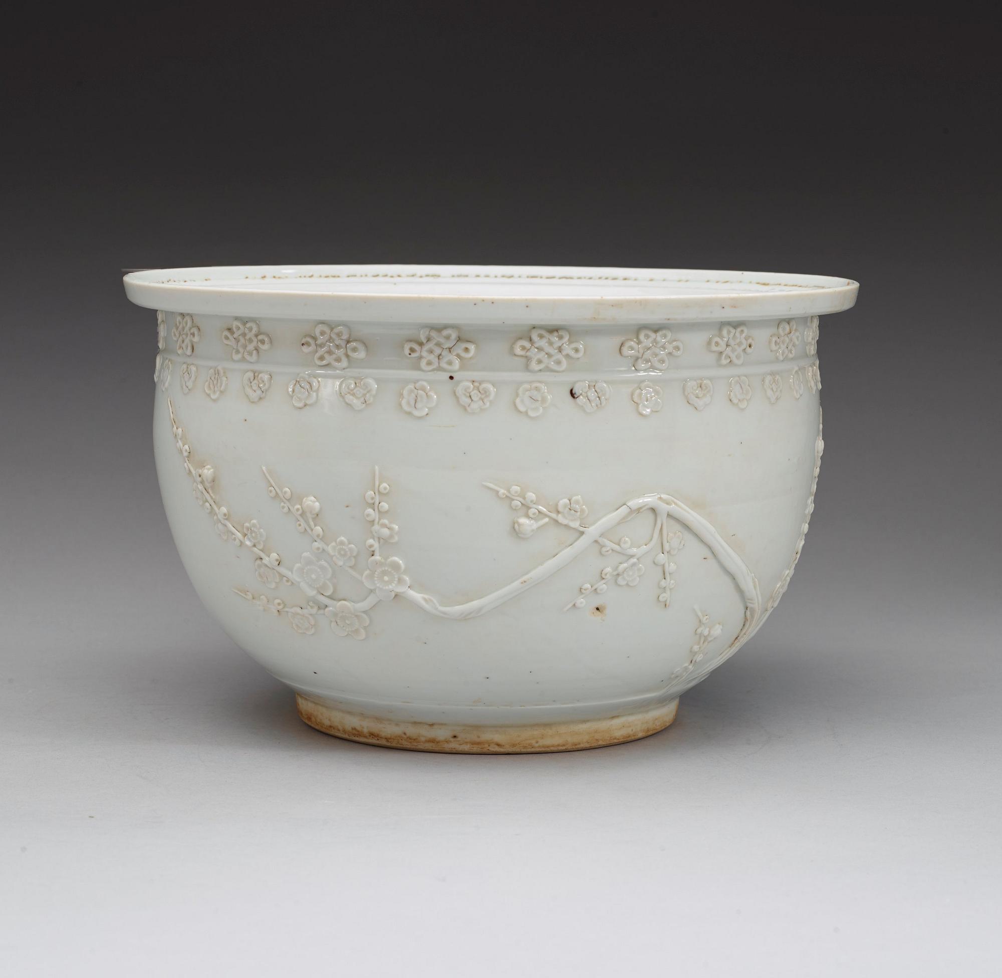A "blanc de chine" flower pot, Qing dynasty 19th century.