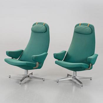 a pair of armchairs, "Contourette", 
Dux, late 20th century,.