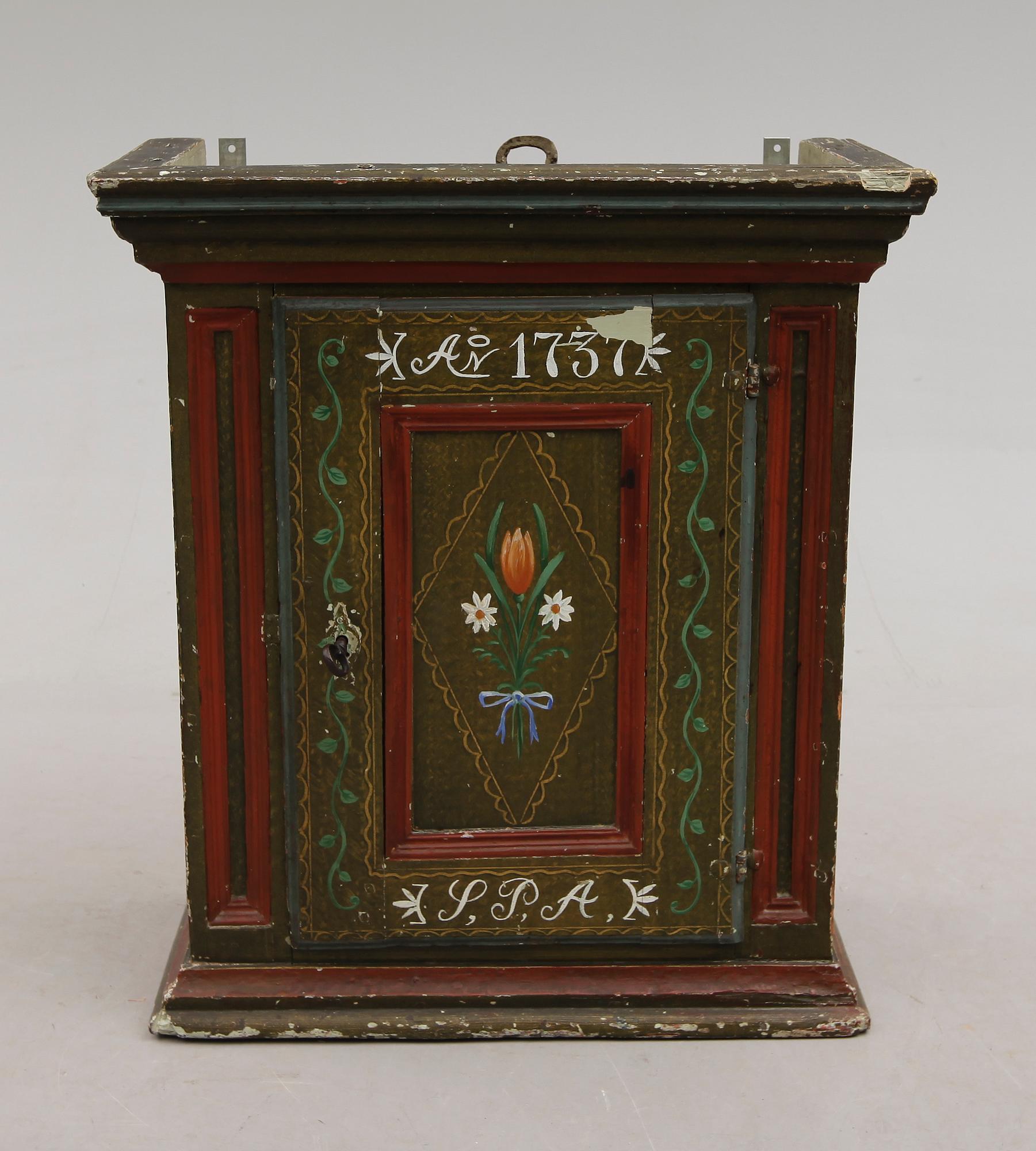 HÄNGSKÅP, allmoge, 1700-tal.