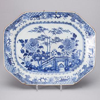 STEKFAT, porslin, Kina, Qianlong, 1700-tal.