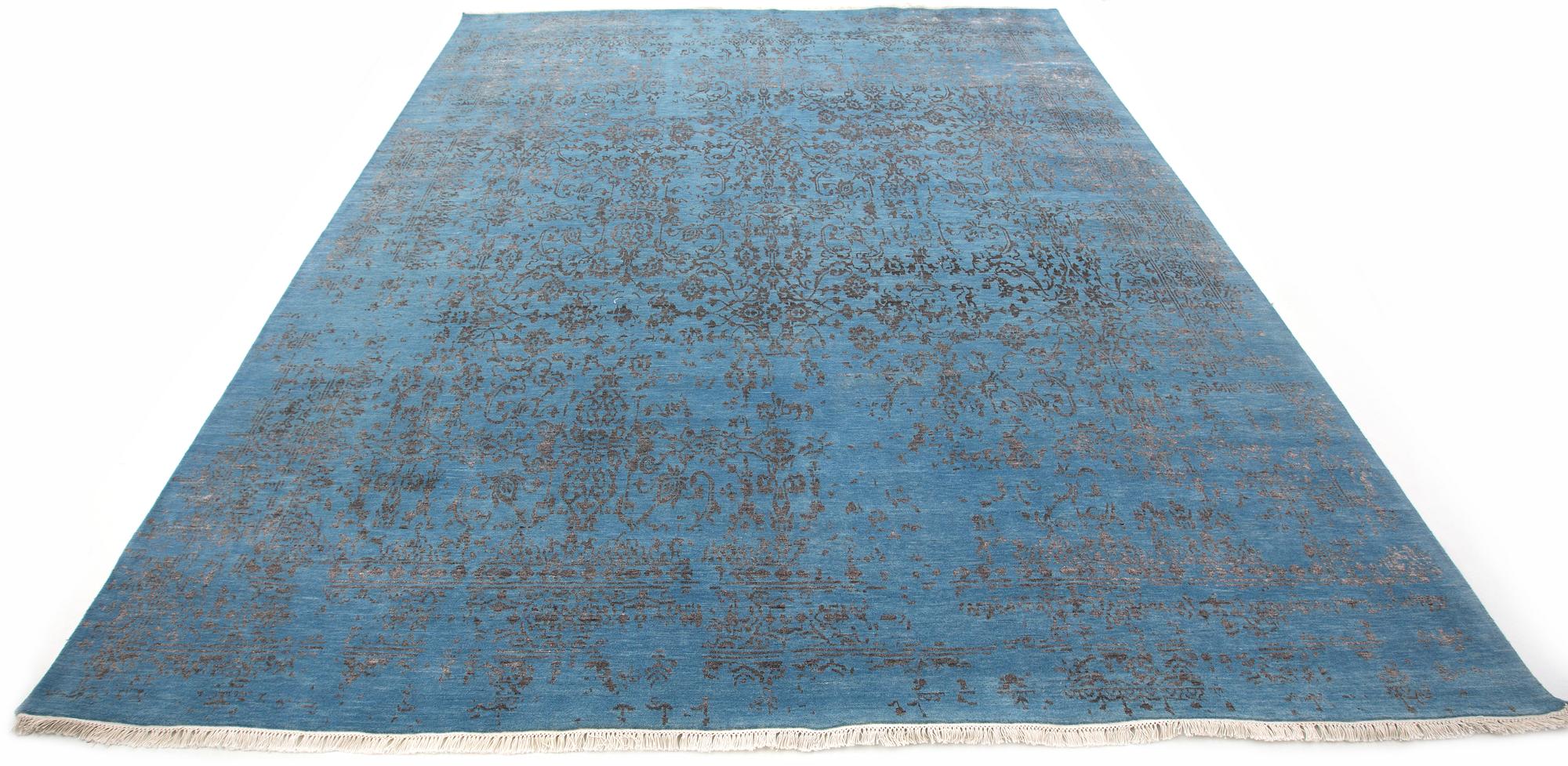 Matta, Agra, Broken Design part silk, ca 355 x 305 cm. - Bukowskis