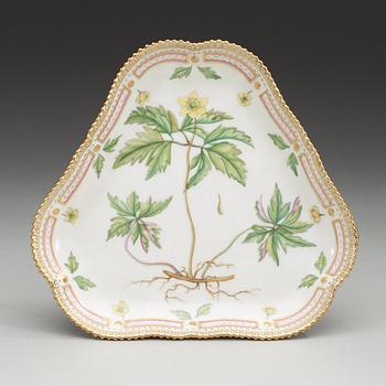 SKÅL på FOT, porslin. "Flora Danica", Royal Copenhagen, Danmark, 1900-tal.