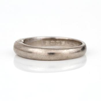 RING, med briljantslipad diamant, ca 0,16 ct, H Lahtnen & Co, Finland, 2000.