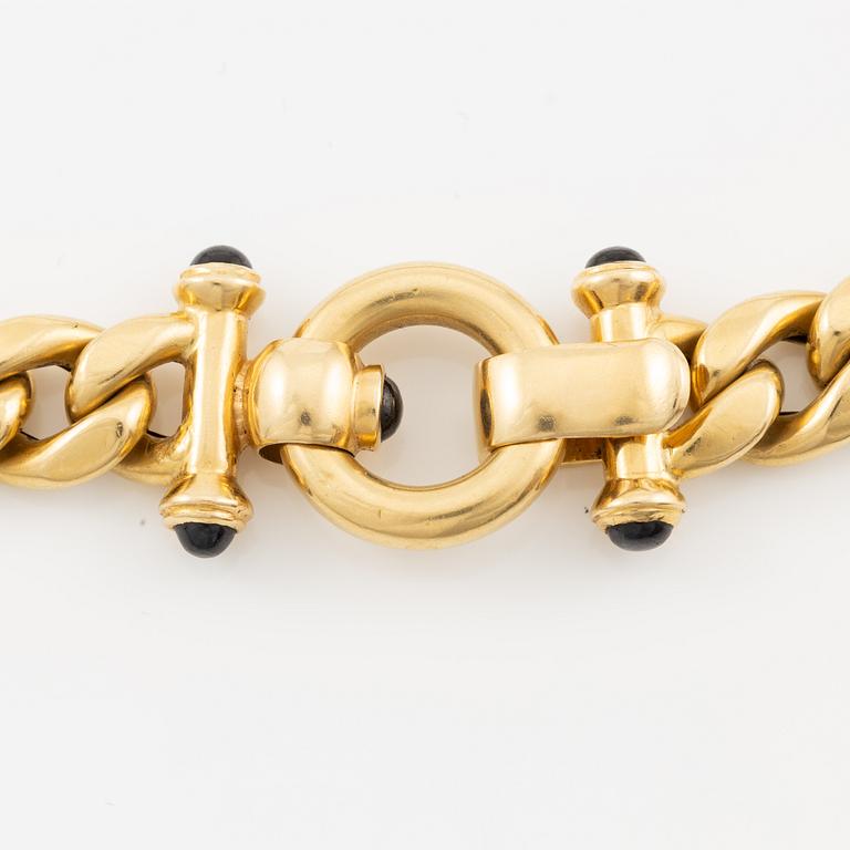 Necklace 18K gold with cabochon-cut sapphires.