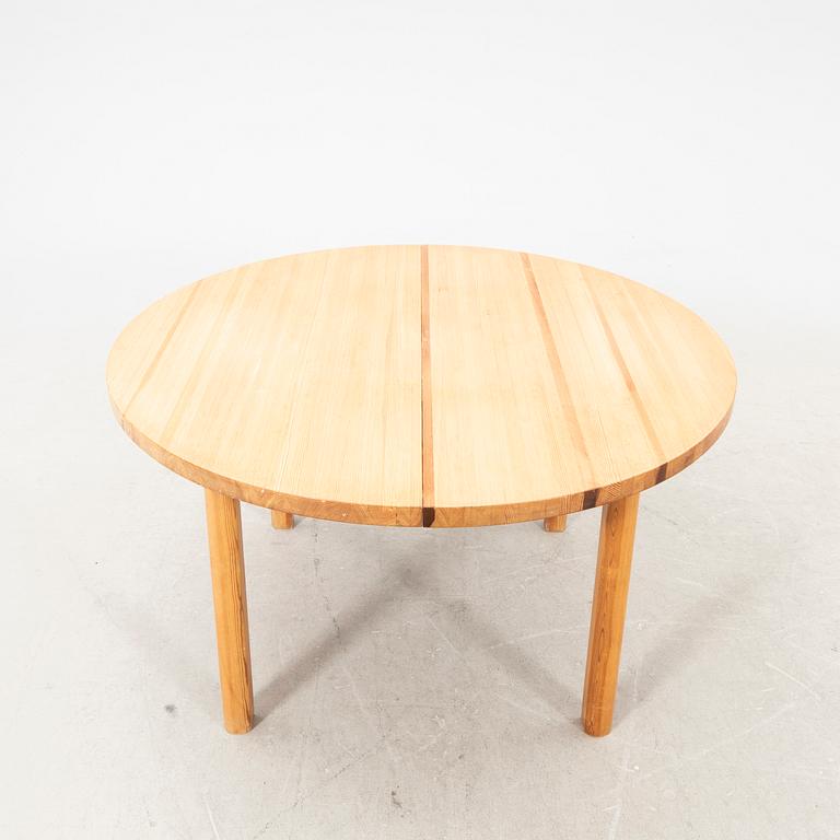 Gilbert Marklund,  a 1970s pine dining table from Furusnickar´n.