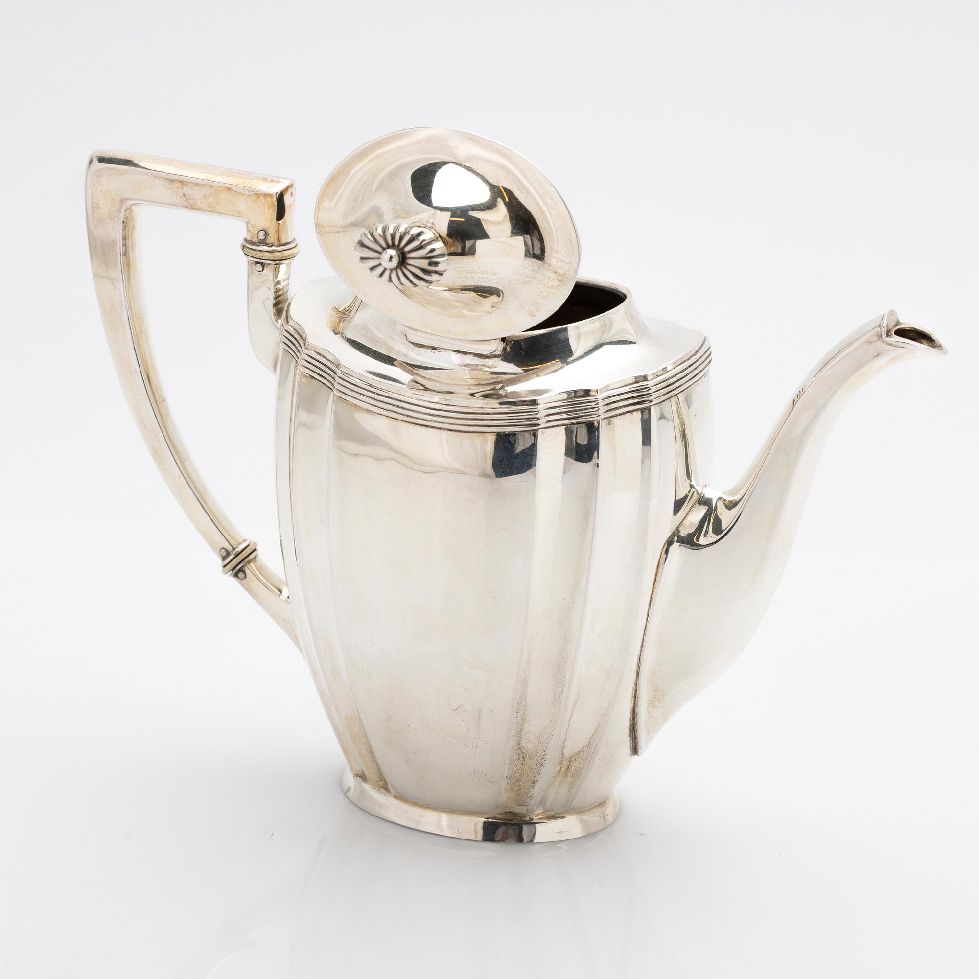 Coffee pot, silver, probably 20th century.
