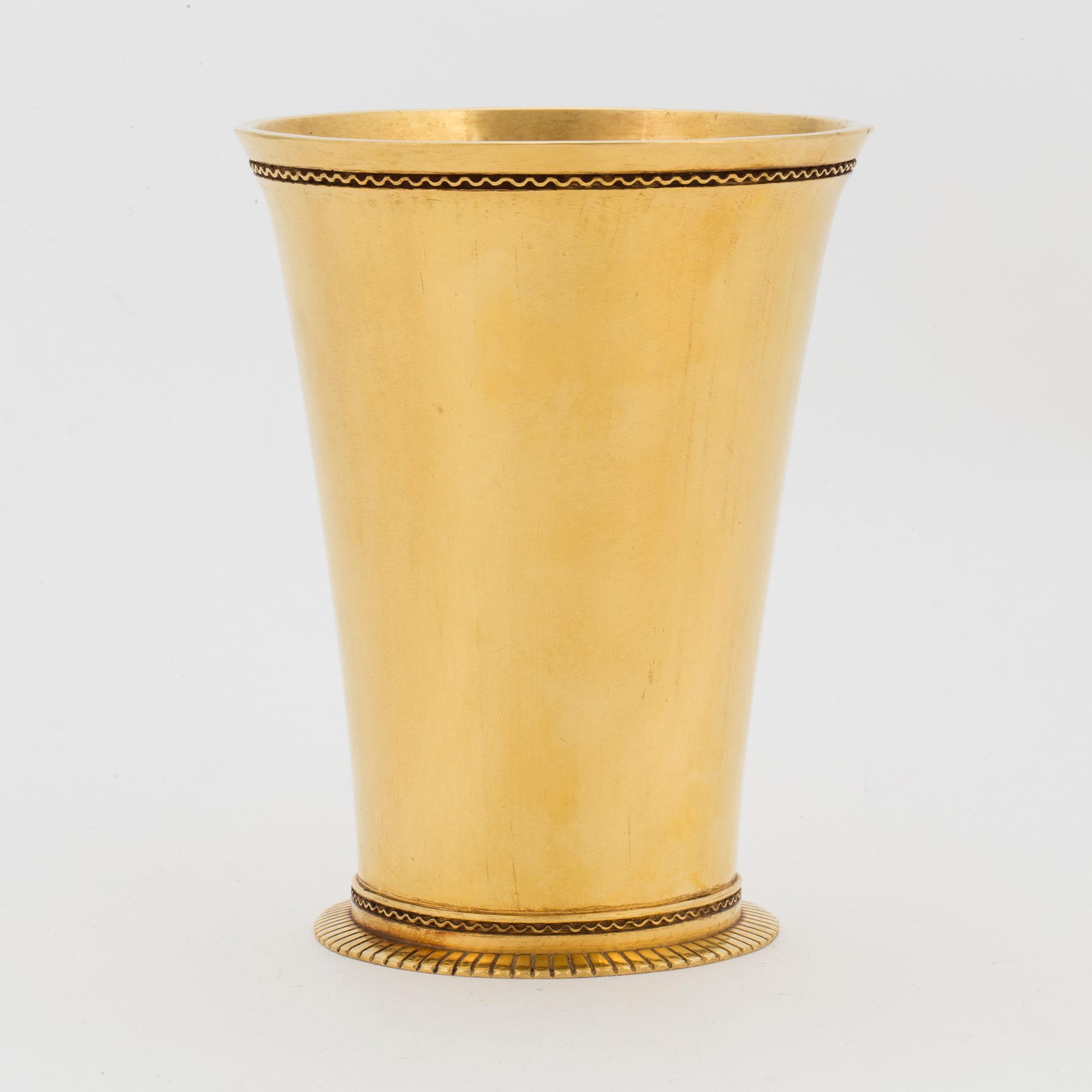 P GUNNAR TÄGT, a 23K gold vase, Stockholm, 1977.