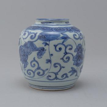 A blue and white jar, Ming dynasty, Wanli (1573-1620).