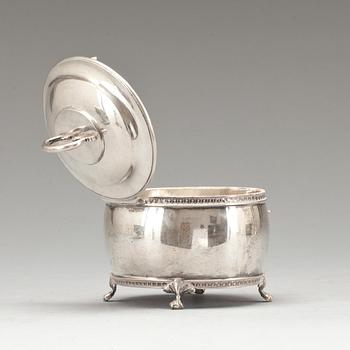 SOCKERSKRIN, silver, K. Anderson, Stockholm, 1913. Vikt ca 460 g.