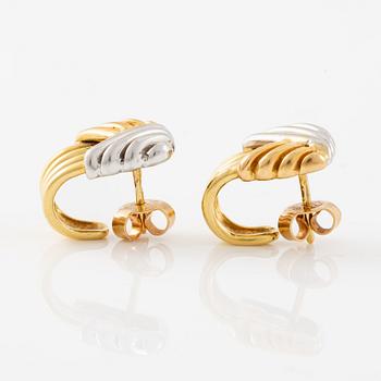 A pair of earrings 18K gold.