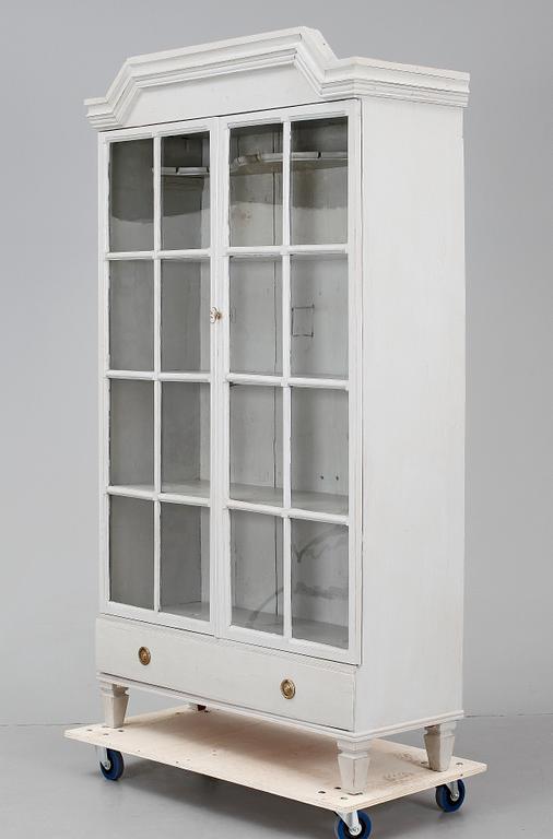 VITRINSKÅP, gustaviansk stil, 1800-tal.