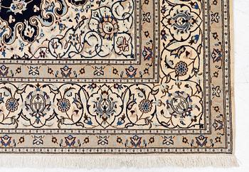 Carpet, Nain, approx. 313 x 205 cm.