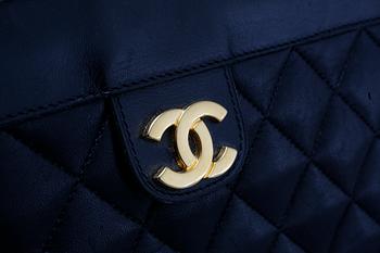 TOILETRY BAG, Chanel.