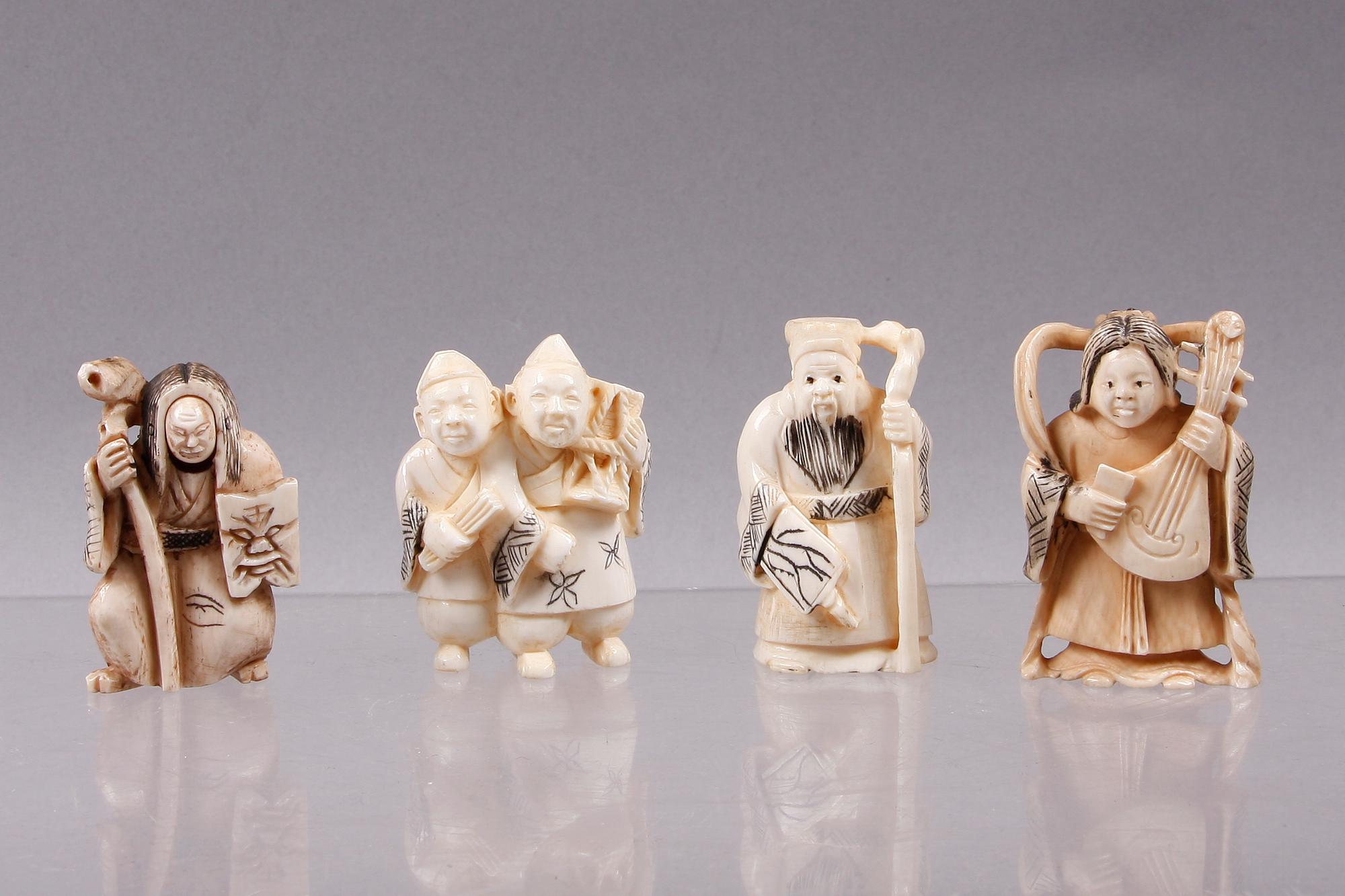 NETSUKE, 4 st, ben, Japan, 1900-tal.