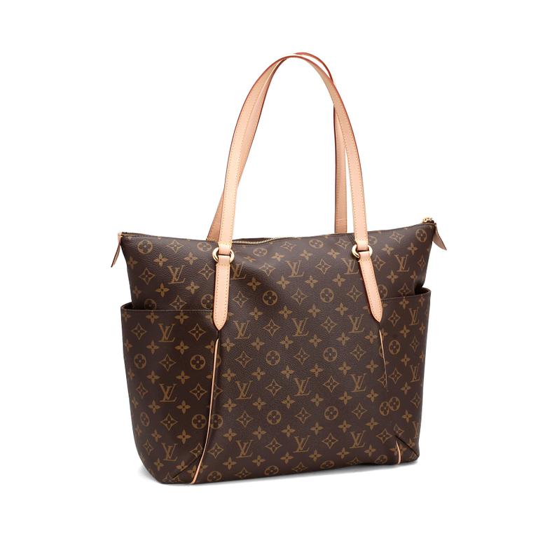 LOUIS VUITTON, a monogram canvas "Totally MM" bag.