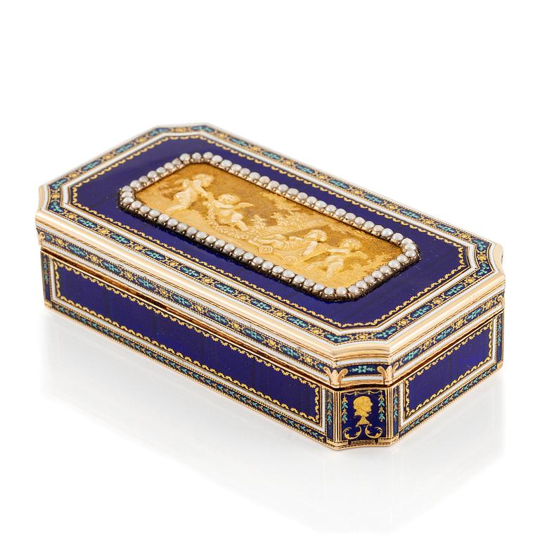 An probably early 19th century Hanau gold and royal blue enamel box with pearls.