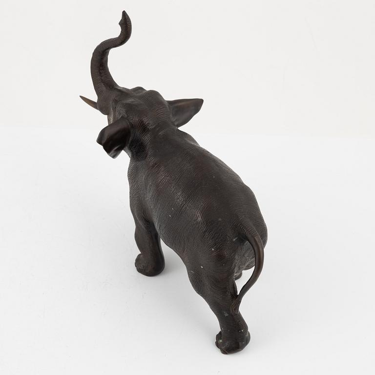 A bronze sculpture, Japan, Meiji (1868-1912).