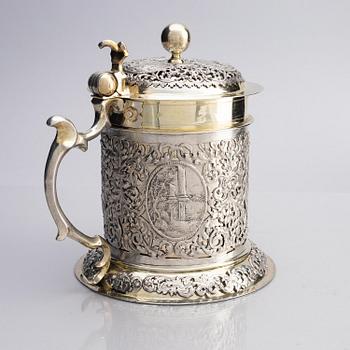 An Augsburg parcel-gilt silver tankard, mark of Daniel Schwestermüller, Augsburg 1685-87.