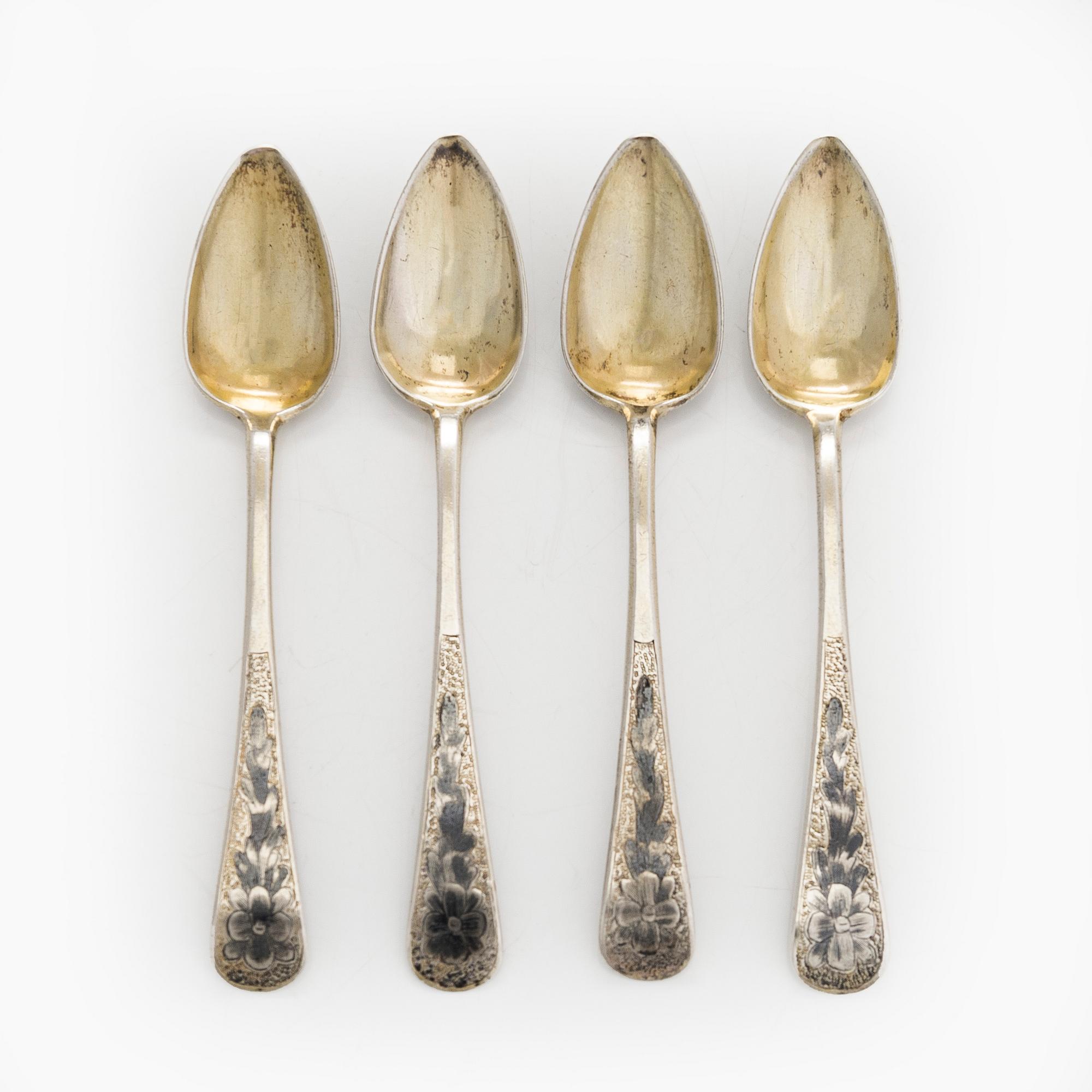 Teelusikoita, 4 kpl, hopeaa, niello, Moskova 1828.