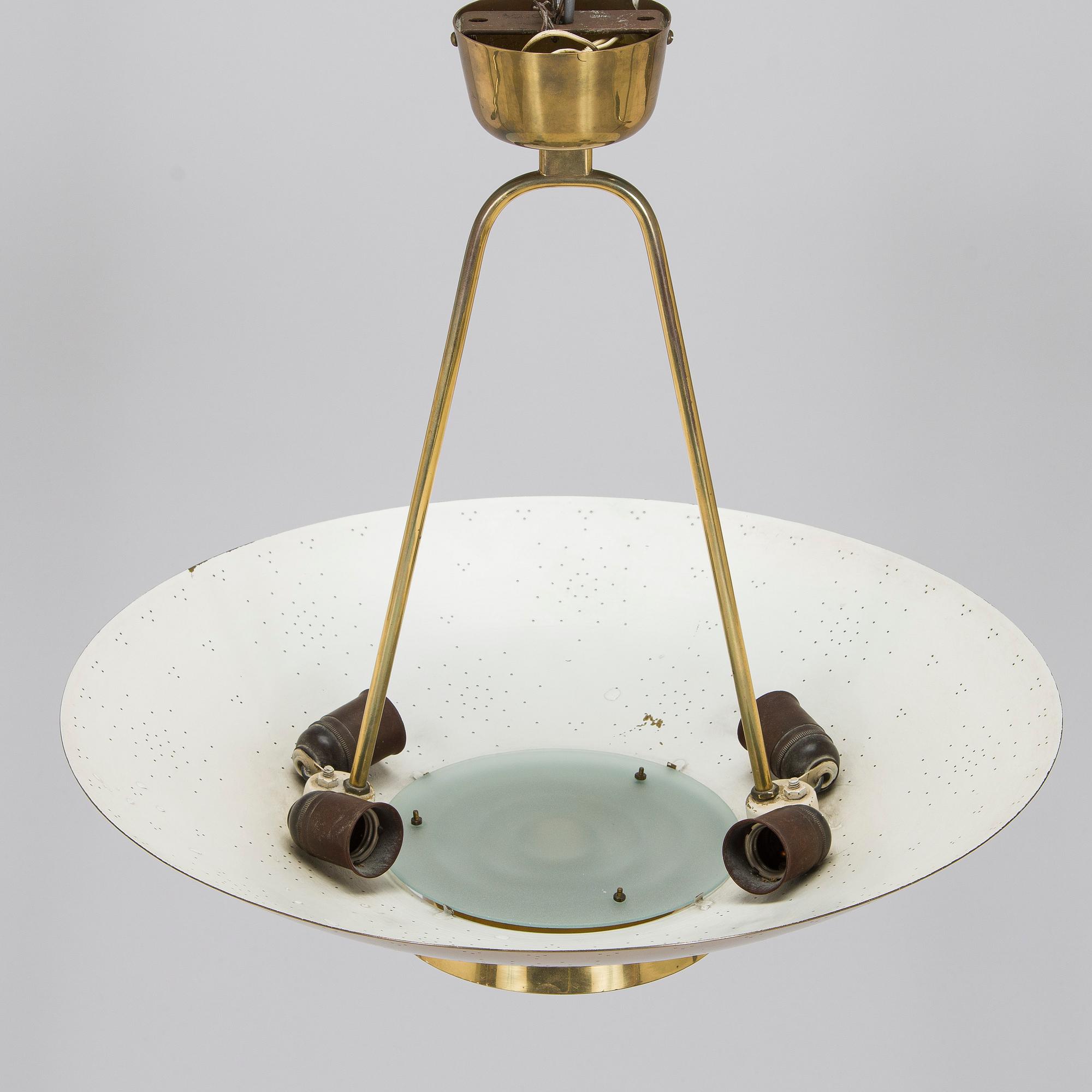 Paavo Tynell, a mid-20th-century '9060' pendant light for Taito, Finland.