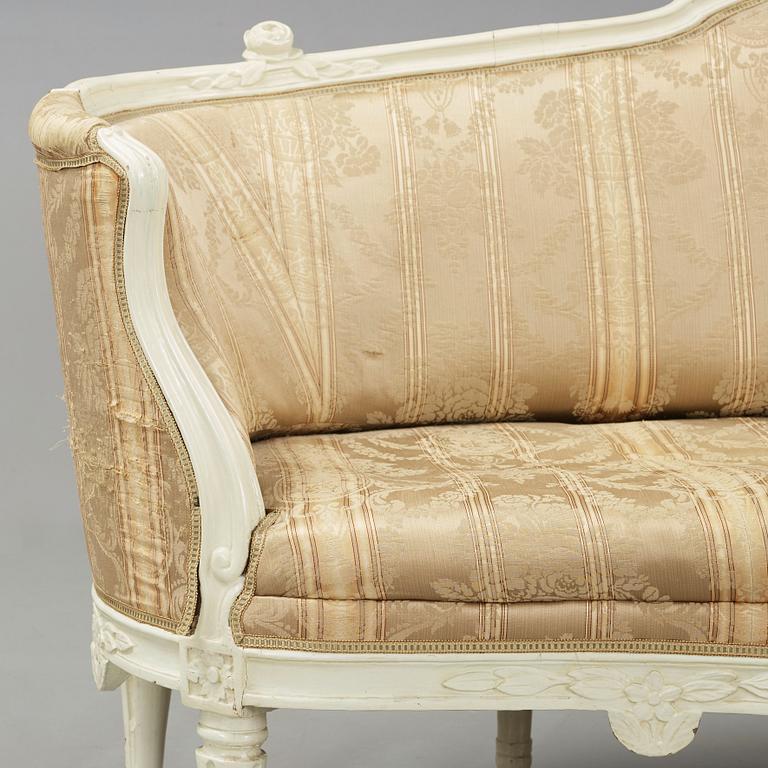 A Gustavian late 18th century sofa by Höglander, master 1777.