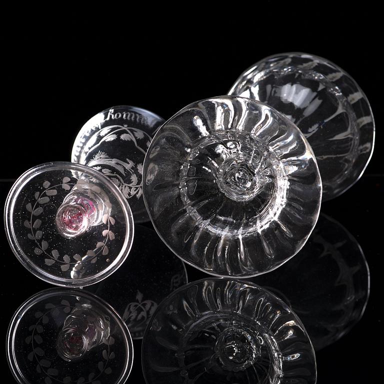 GLAS, två stycken. 1700-tal.