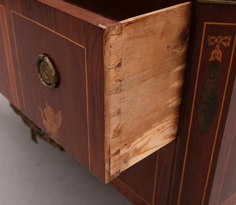 BYRÅ, gustaviansk stil, 1800-/1900-tal.