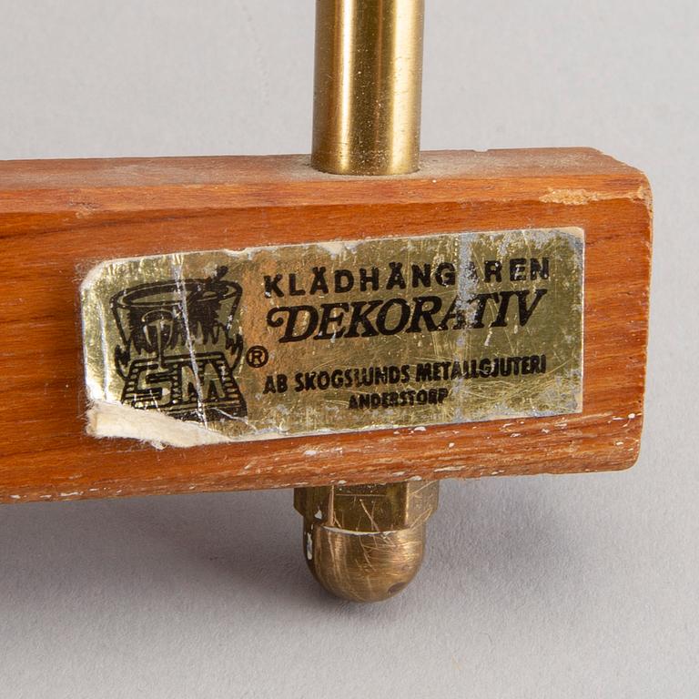 A pair of coat hangers mid 1900s.