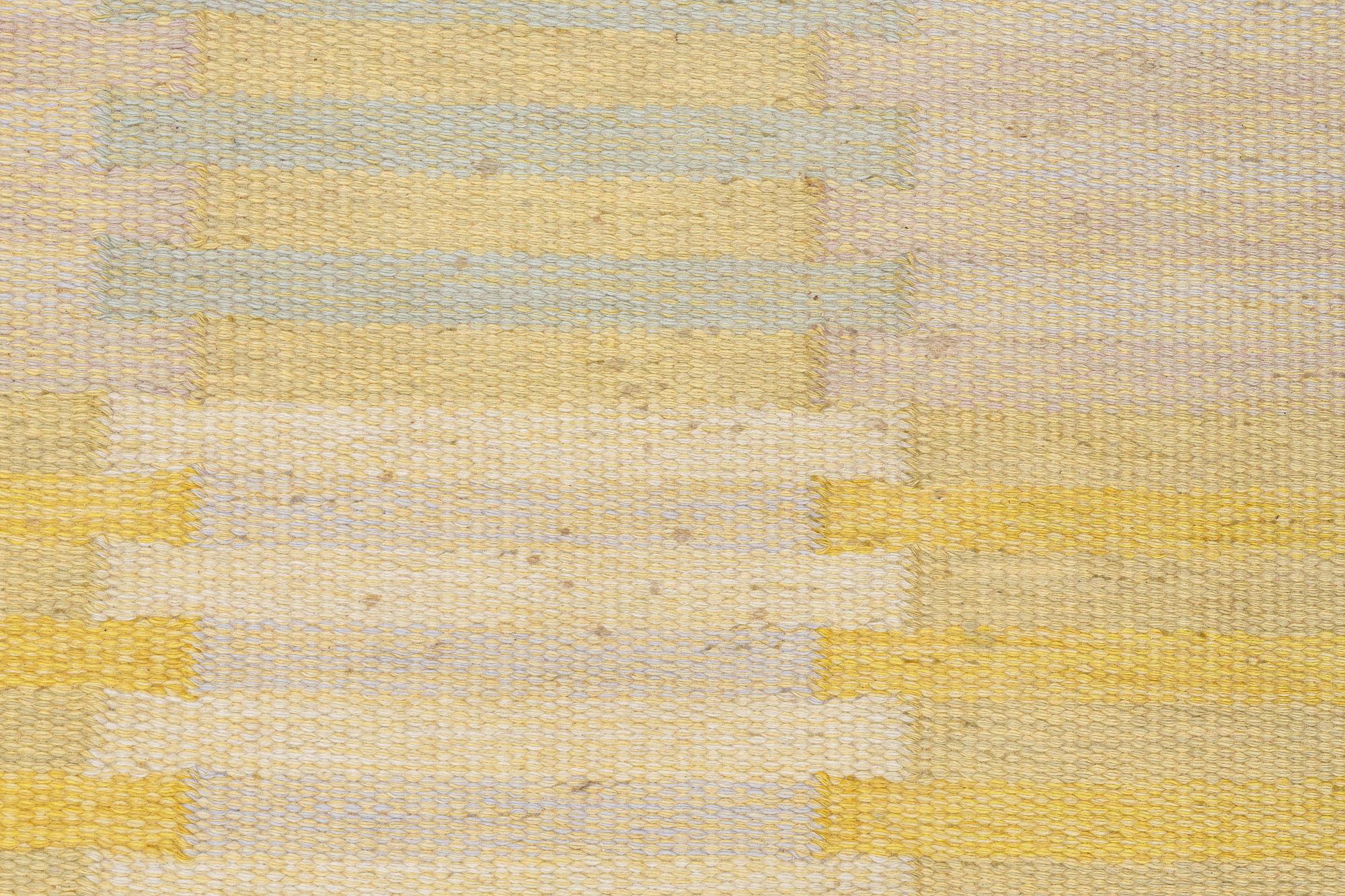 Carl Malmsten, matta "Capella, gul", rölakan, ca 240 x 164 cm, signerad CM.