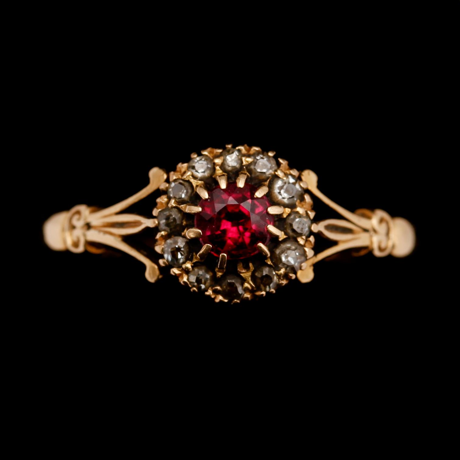 RINGAR, 3 st, 18 k guld, sv stämp, 1900-tal, med olika stenar. Vikt ca 12 g.